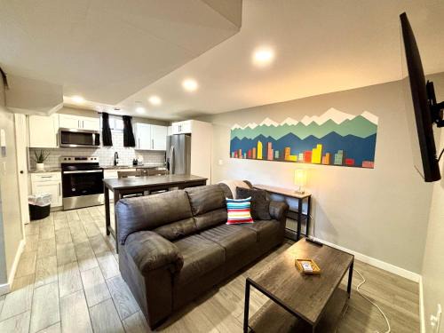 Gorgeous 2-King-Bed Lower Unit in Denver