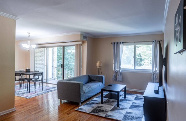 Gorgeous 2B1BA w/Balcony ID114