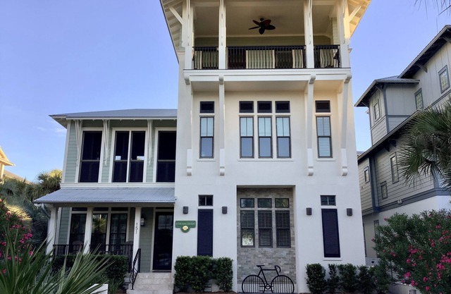 Gorgeous 5 bedroom home with private pool, just steps from the beach!