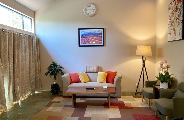 Gorgeous ALL NEW Smart Townhome, <1 mile to UA/Banner