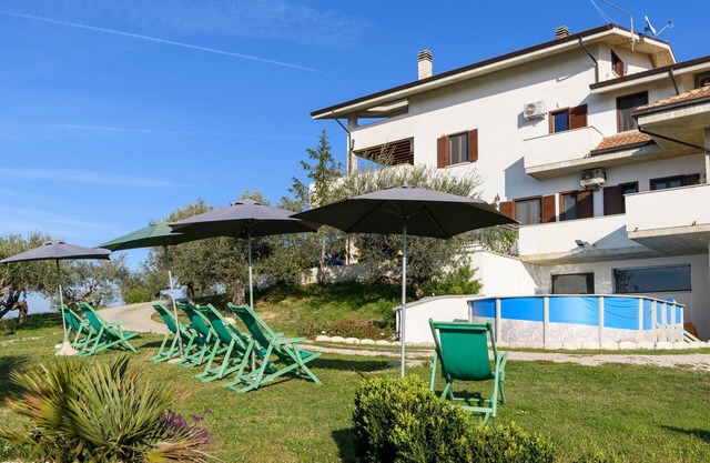 Gorgeous apartment in Moscufo with WiFi