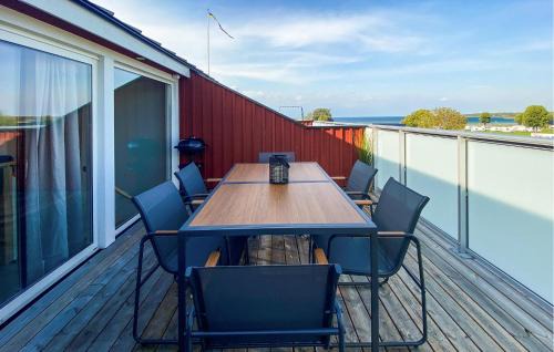 Gorgeous Apartment In Köpingsvik With Wifi