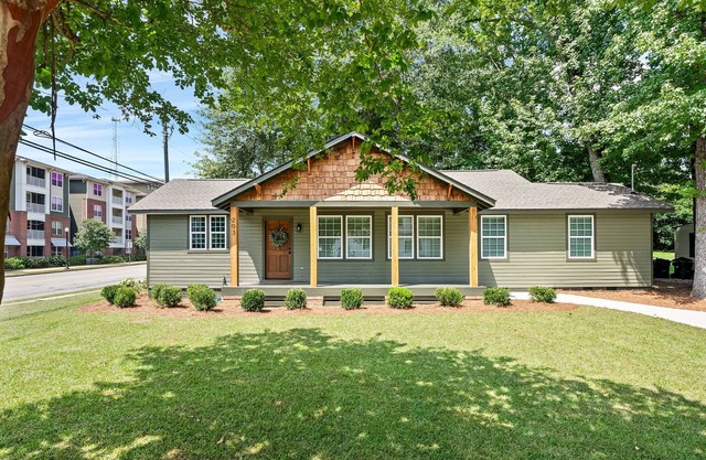 Gorgeous Auburn Getaway! BRAND NEW 3Bed/3Bath