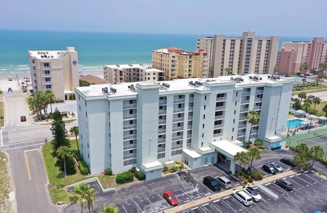 Gorgeous Condo Steps From the Beach!