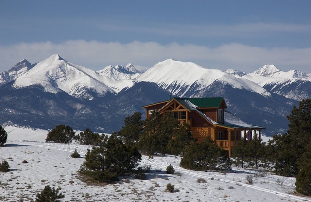 Gorgeous Cabin with Sauna Overlooking Sangre De Cristo Mts