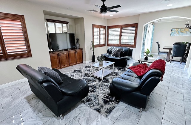 Gorgeous & Central 4Bed/3.5Bath Home 5 Mins from The Vegas Strip