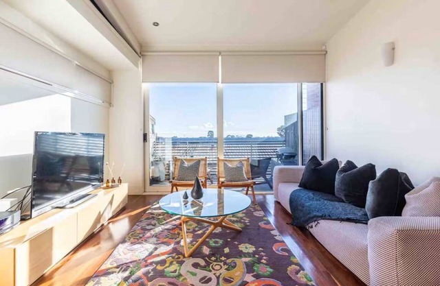 Gorgeous Geelong West Apartment - 2BR, 2Bath