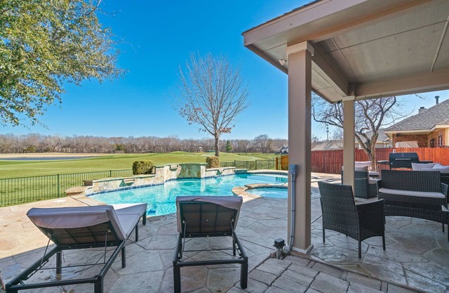 Gorgeous golf course view Home with Private Pool and Hot Tub.