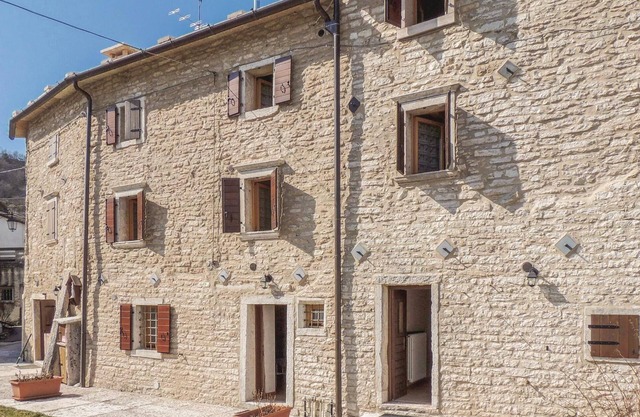 Gorgeous home in Fosse di S.Anna di A.