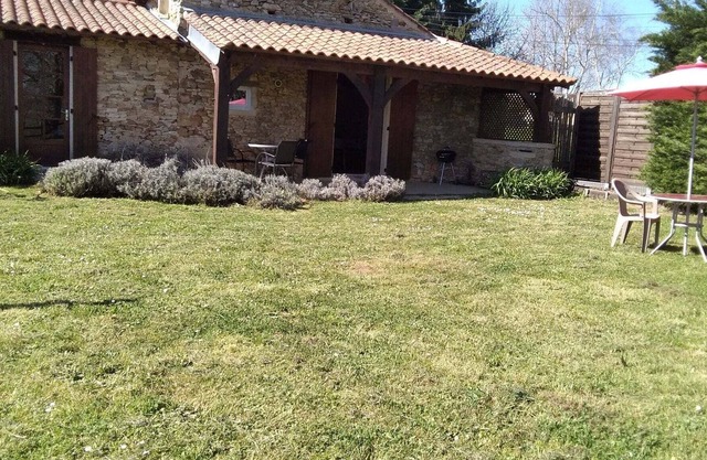 Gorgeous Holiday Home in Loubejac with Garden