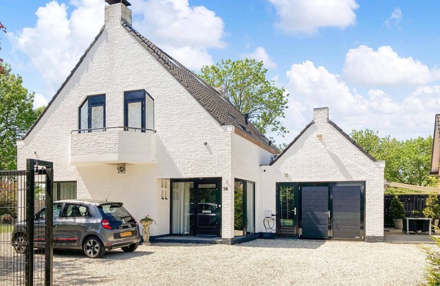 Gorgeous home in Bunschoten-Spakenb.