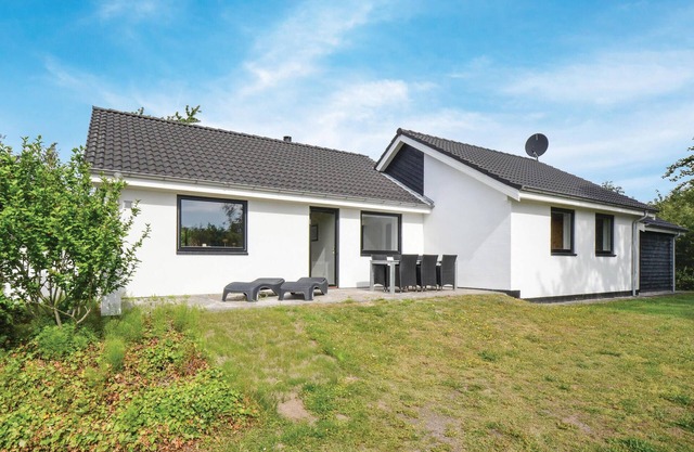 Gorgeous home in Ebeltoft with sauna
