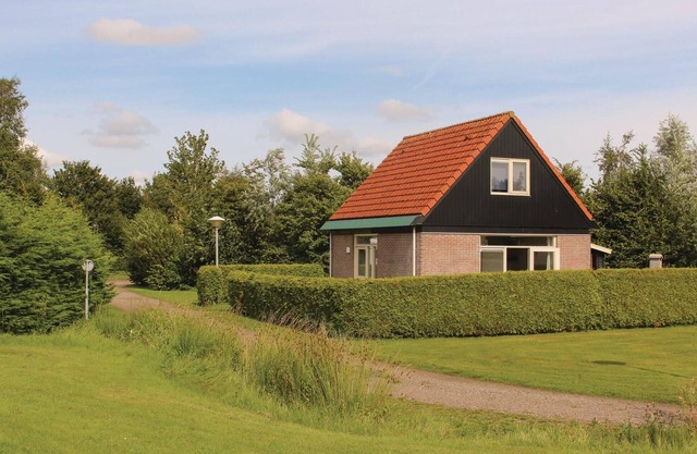 Gorgeous home in Woudsend with WiFi