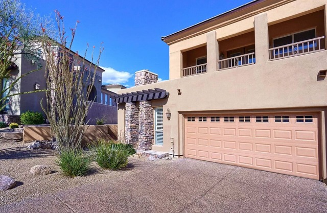 Gorgeous home located in Troon North on the golf course, Pet-Friendly!