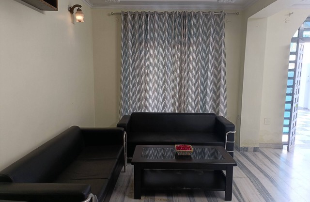 Gorgeous hotel with free and unlimited WiFi and parking space in vibrant Jaipur