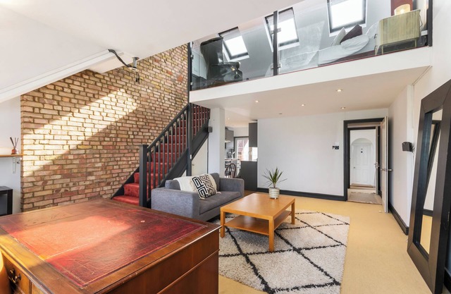 Gorgeous light loft apartment + parking