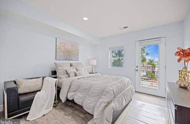 Gorgeous looking 3Bedroom 3.5bath with a view of the citynnn