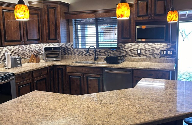 Gorgeous Mountain Views! In the heart of NW Tucson Golf Courses!