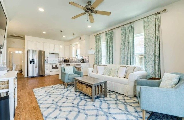 Gorgeous Porches for Sea Breezes, Sun Deck, Ocean Views!