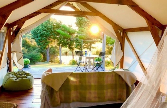 Gorgeous Romantic and Secluded Waterfront Glamping, Nr Kerikeri, Bay of Islands
