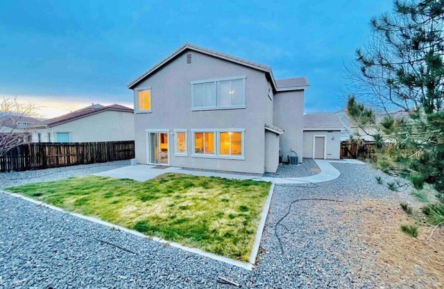 Gorgeous S Reno 5BD W7TVs/Sleeps18/13 Beds/SuperFAST WIFI