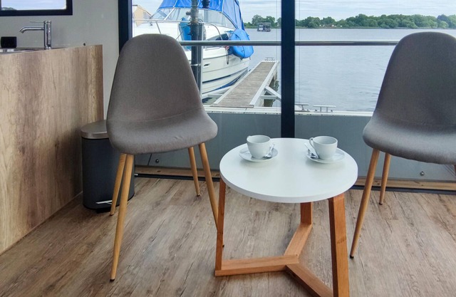 Gorgeous ship in Havelsee OT Kützkow with kitchen