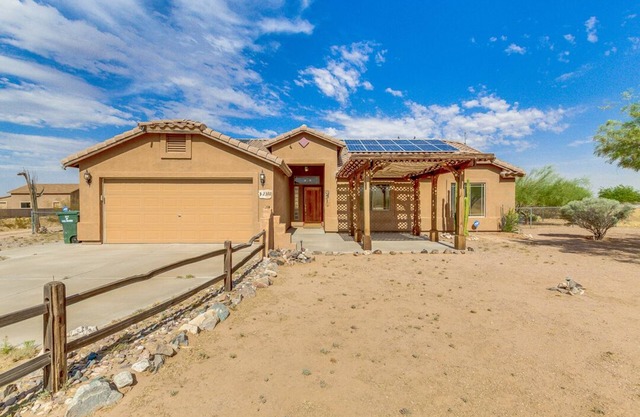 Gorgeous Vistas @ Casa Grande. RV parking, Horse Property, near Hiking Trails.