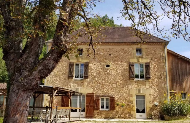 Gorgeous Watermill with Pool close to Dordogne’s stunning tourist attractions.