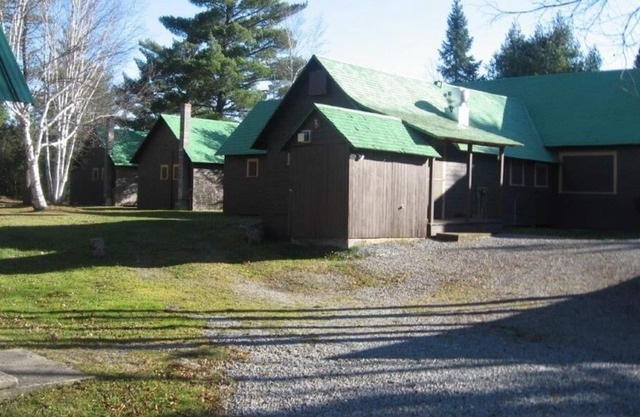 Gourmet Salmon Club Cabin 4