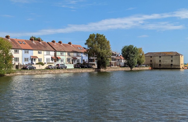 Grace Cottage - Emsworth - a cottage that sleeps 6 guests in 3 bedrooms