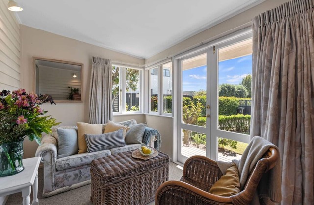 Graceful Character Cottage In The Leafy Avenues