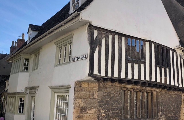 Grade 11* listed historic home close to Burghley & shops.