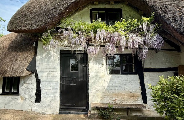 Grade II Quaint Cottage in Berkswell, Close to NEC & BHX