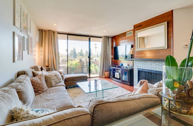 Granada Hills Condo w/Community Pool & Workspace
