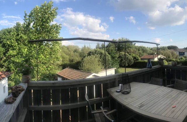 Grand Appartement Centre Ville Avec Belle Terrasse. Plages et Commerces à Pied