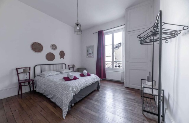 Grand appartement design, 5' centre, pkg gratuit