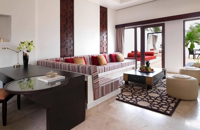 Grand Beach Vacay! Beachfront Accommodation, Lagoon View, Outdoor Pool & Spa!