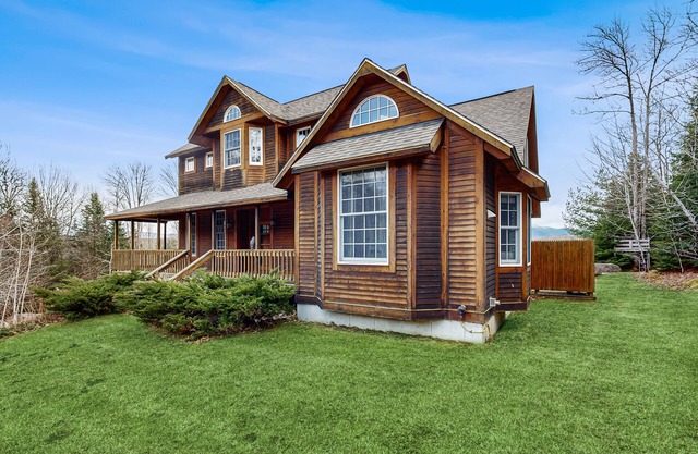 Grand cabin with gorgeous views - perfect for big families