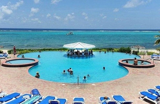 Grand Cayman, Morritt's Tortuga Club! 2 bed/2 bath suite. Book now! Best Rates!