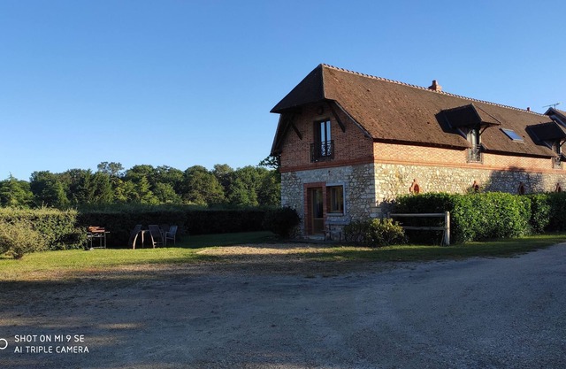 Grand Gîte en Lisière de Forêt