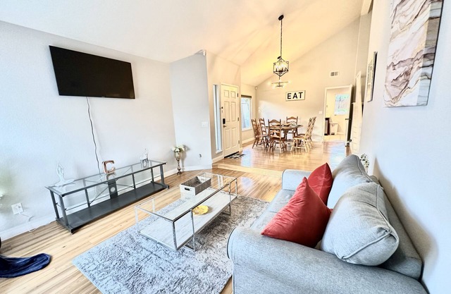 Grand New-3BR/3BTH, SJC DwnTwn/Airport/PrivateYard
