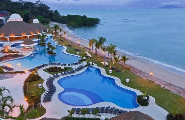 Grand Panoramic Ocean View Property in Panama