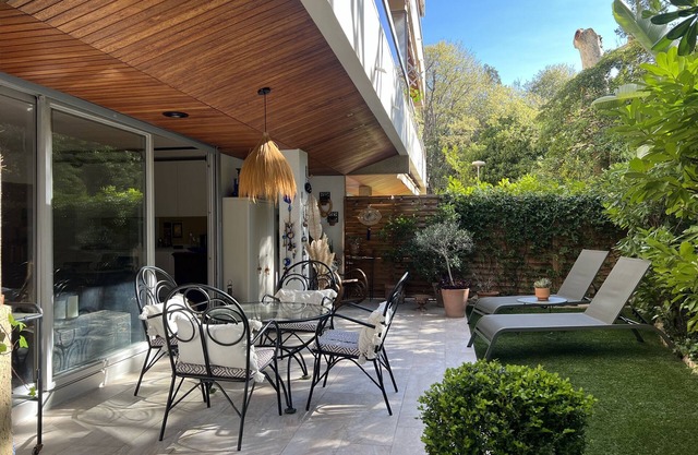 Grand rez de Jardin 2 Chambres à Mi-chemin Entre le Stage Vélodrôme et la Plage