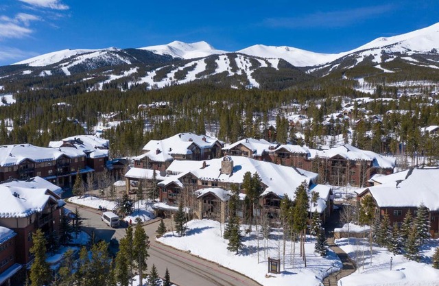 Grand Timber Lodge