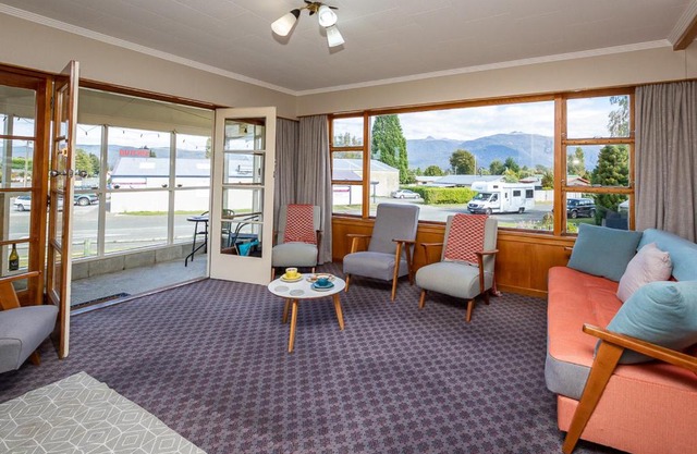 Grand View - Te Anau Holiday Home