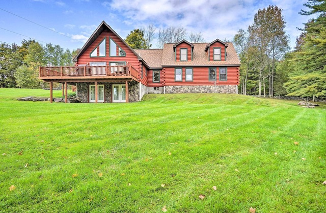 Grand Windham Retreat w/Fire Pit & Game Room