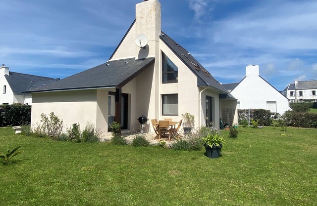 Grande Maison Bord de mer Lumineuse et Calme à 50M Superbe Plage