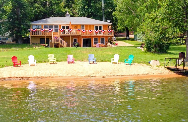 Grandparent's Dream-Family Reunion Headquarters