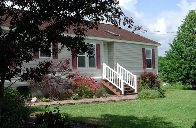 Grandview Private 2 room suite, 5 minutes to Dreams Park, close to town