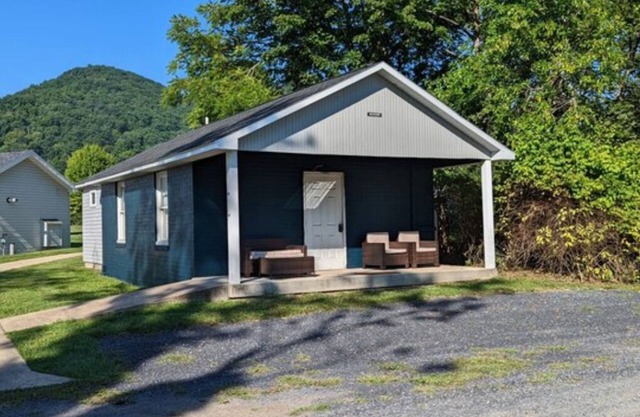 Grassy Willows Cabin - Hartman Center